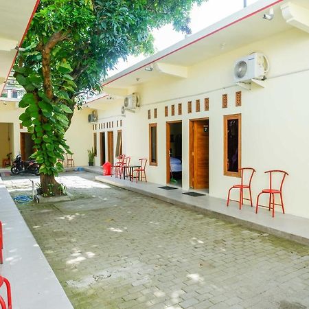 Reddoorz @ Umbul Ponggok Waterpark Klaten Exterior photo