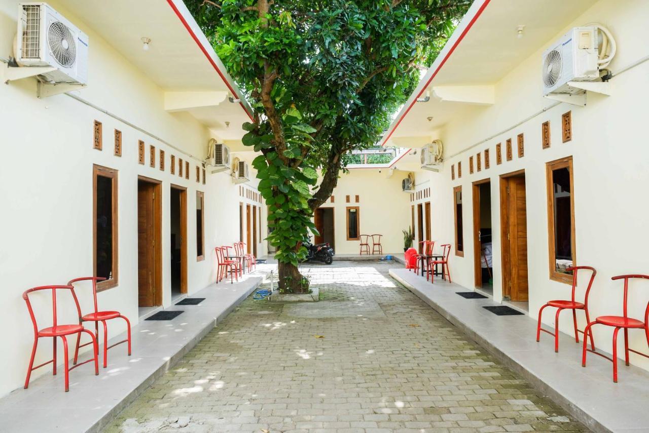 Reddoorz @ Umbul Ponggok Waterpark Klaten Exterior photo