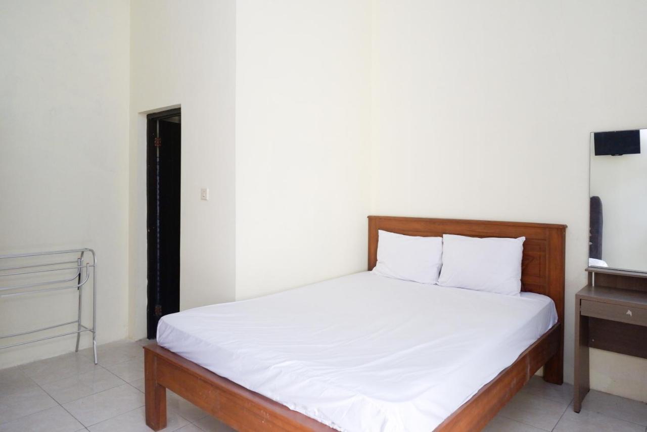 Reddoorz @ Umbul Ponggok Waterpark Klaten Exterior photo